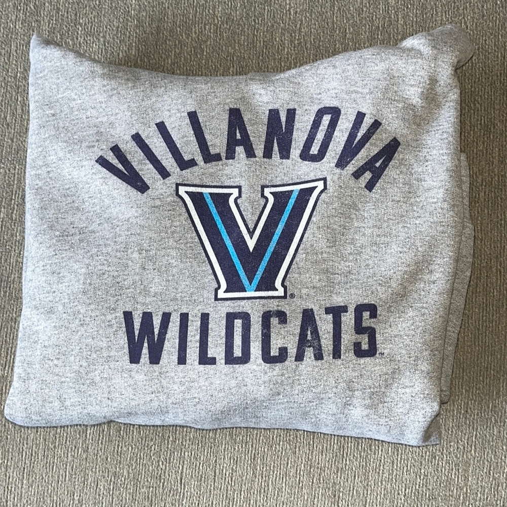 Villanova Hoodie - youth large